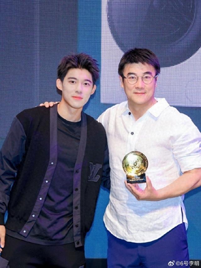 李嗣镕来到天津向津门虎队报到，有很大加盟可能