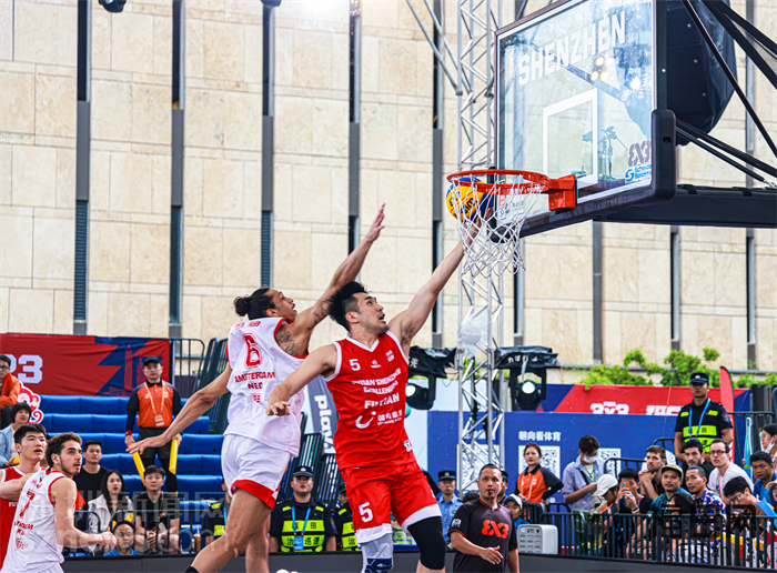 FIBA三篮官方晒精彩瞬间：这里是禁飞区，吴星锐献上空中封盖