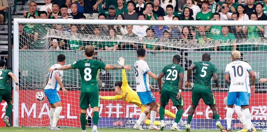 中超-林良铭伤退恩加德乌造乌龙国安1-0西海岸14场不败登顶