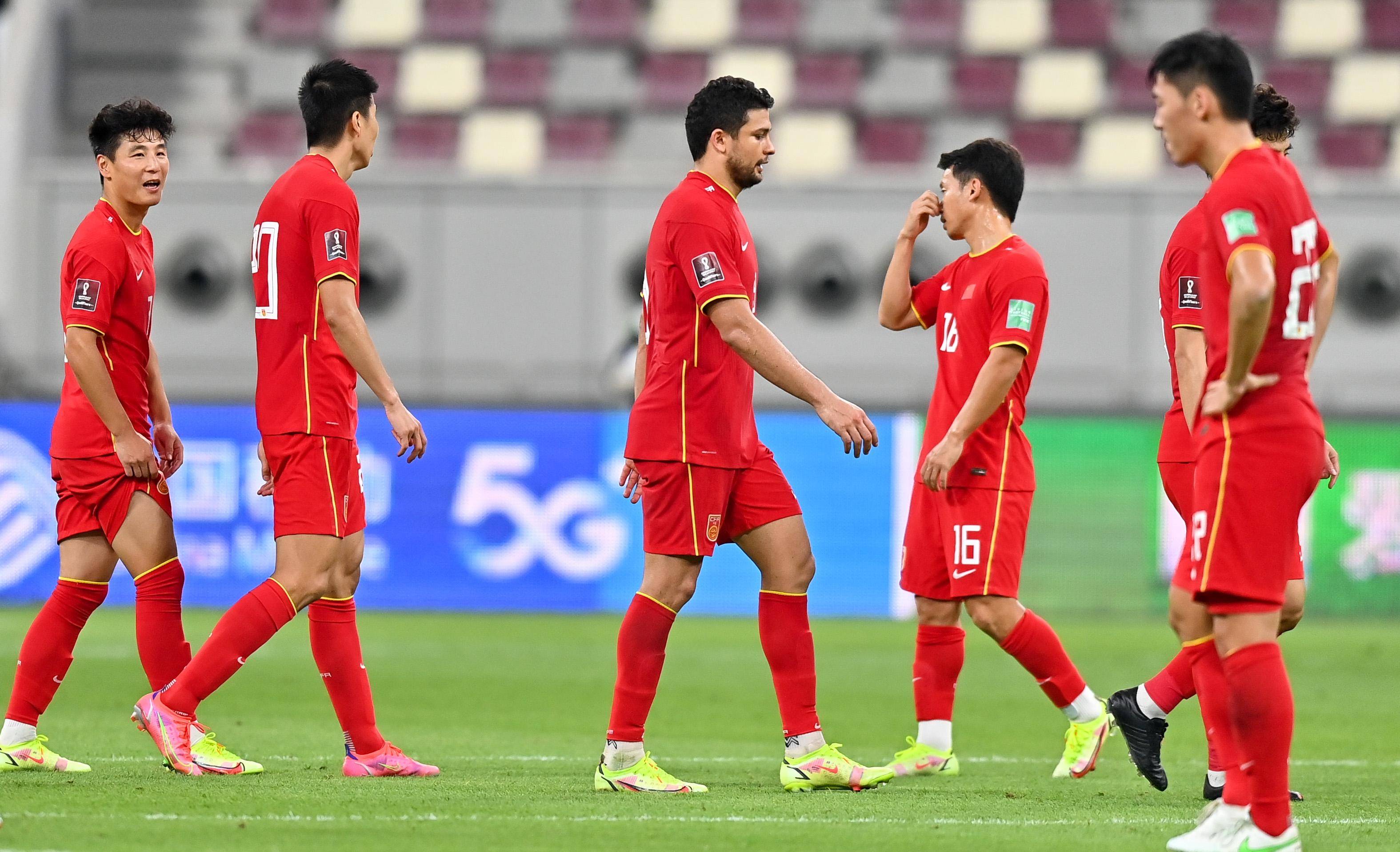 0-2！比国足还惨，亚洲冠军沦为鱼腩，9轮0胜5分，提前垫